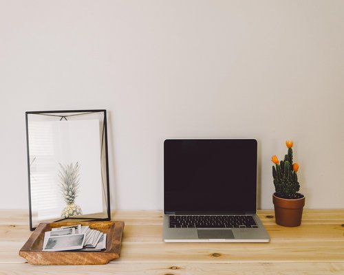Ergonomic home office setup in Mexico